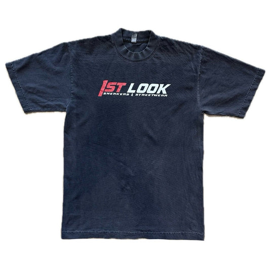 1ST LOOK LOGO TEE - BLK